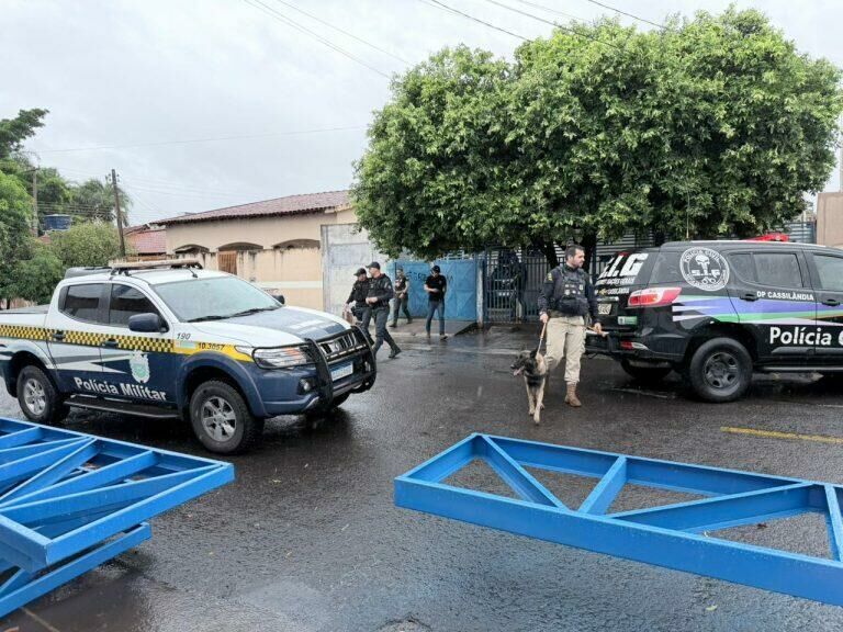 Imagem de compartilhamento para o artigo Operação policial desarticula rede de tráfico de drogas em Cassilândia com quatro prisões em flagrante da MS Todo dia